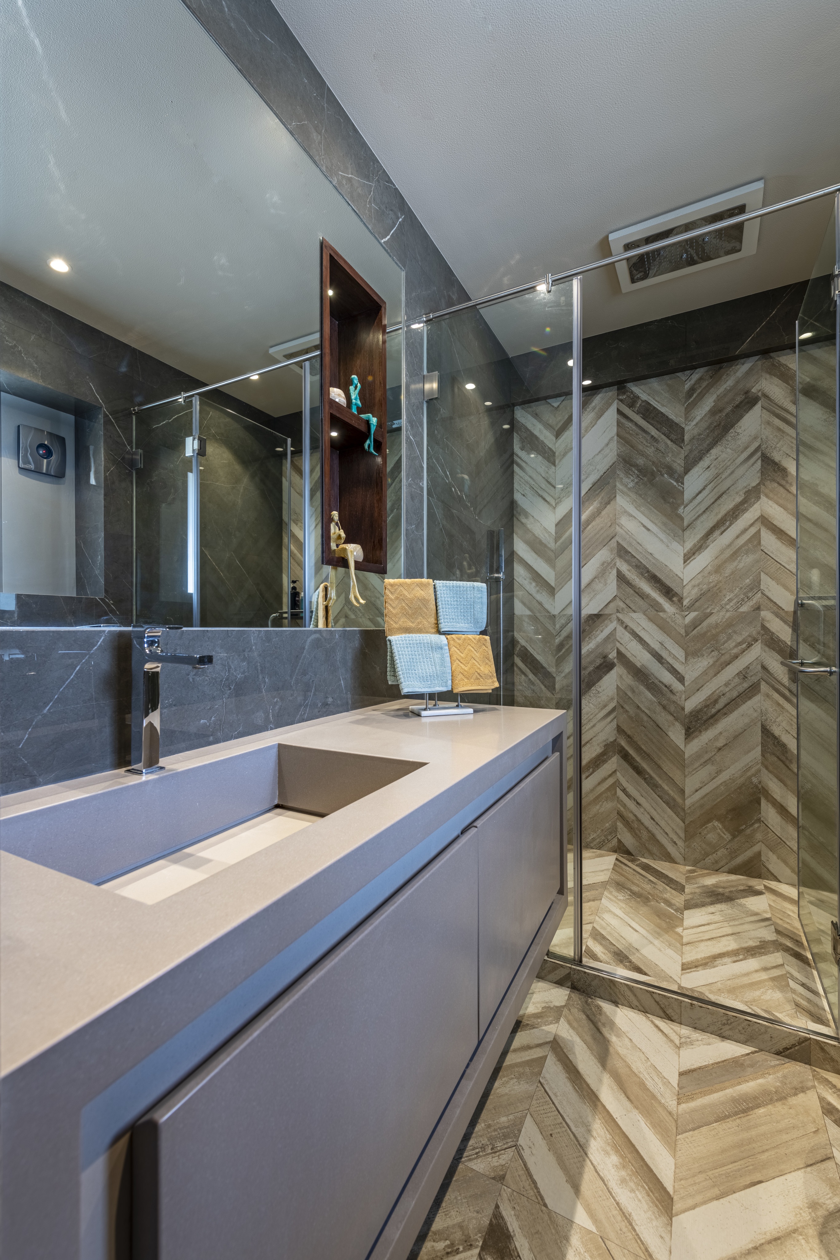 Peddar Road Apartment — interior, view 9