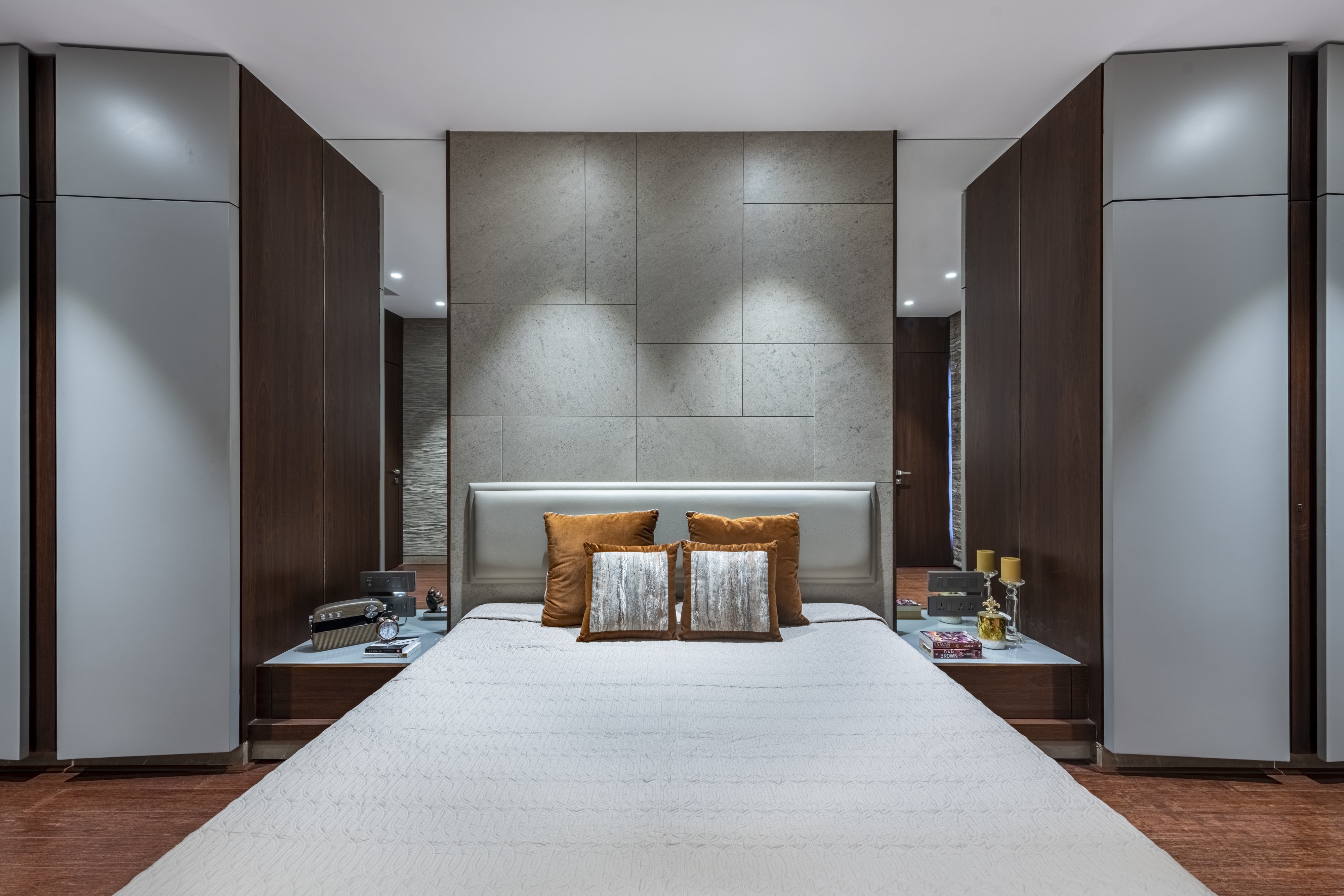 Peddar Road Apartment — interior, view 7